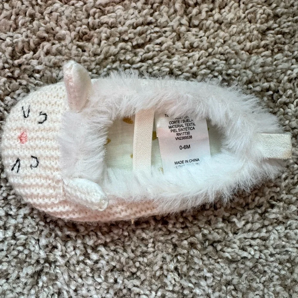 Baby girls White Bunny slippers shoes house slippers size 0-6 months